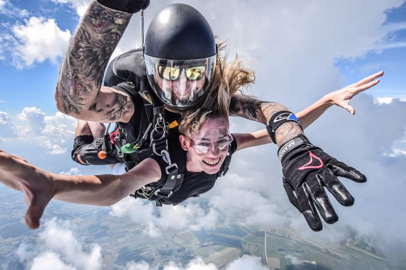 Skok ze Spadochronem | Poznań