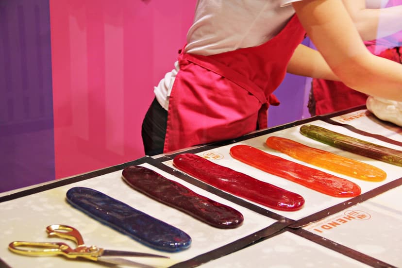 Warsztaty w Manufakturze Cukierków dla Dwojga ze Słodkim Upominkiem | Warszawa