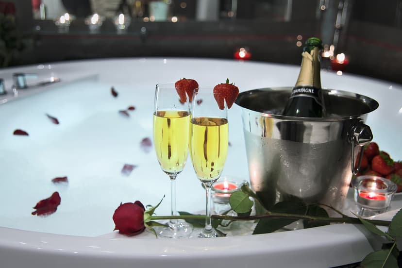 Romantyczny Pobyt w Komorowski Luxury Guest Rooms | Kraków