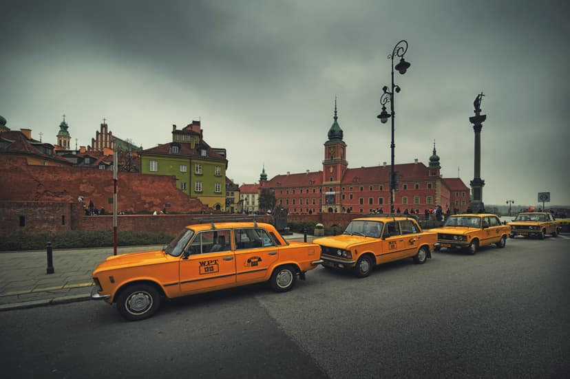 Zwiedzanie Warszawy Fiatem 125p
