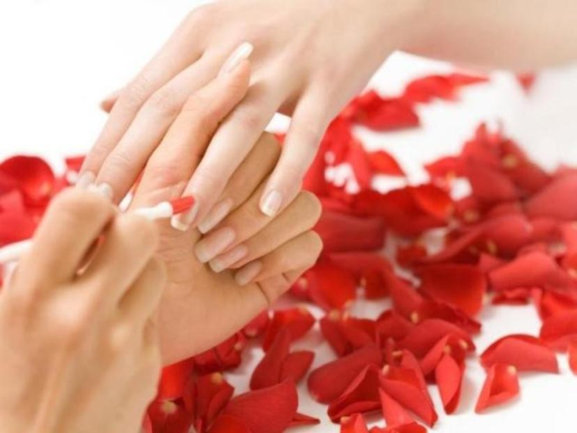 Manicure Klasyczny z Malowaniem Standardowym | Szczecin