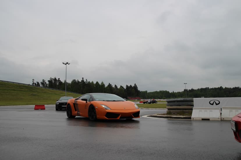 Jazda Lamborghini Gallardo (4 okrążenia) | Wiele Lokalizacji