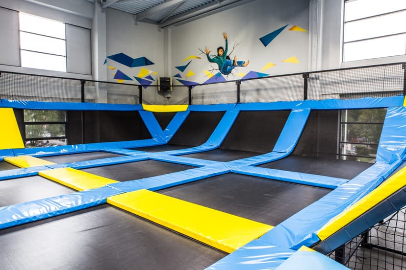 Szalona Zabawa w Parku Trampolin dla Rodziny | Wrocław