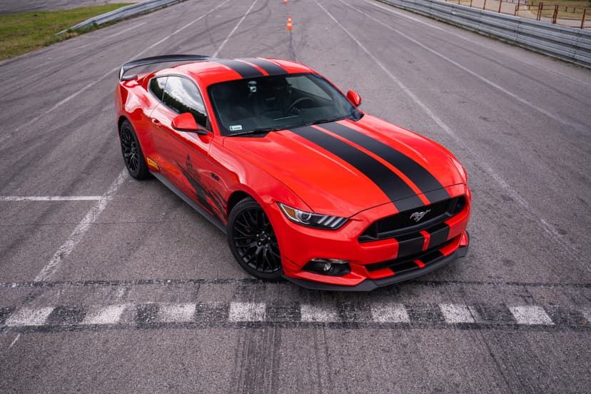 Jazda Fordem Mustangiem GT (5 okrążeń) | Wiele Lokalizacji