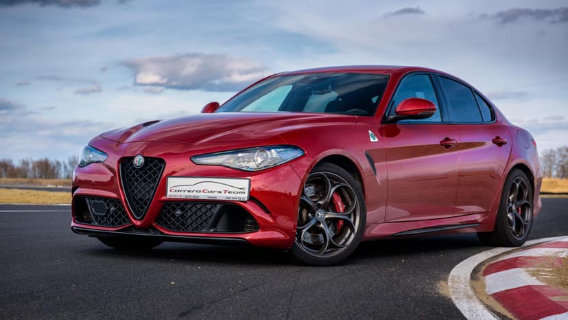 Jazda Alfa Romeo Giulia Quadrifoglio (2 okrążenia) | Wiele lokalizacji