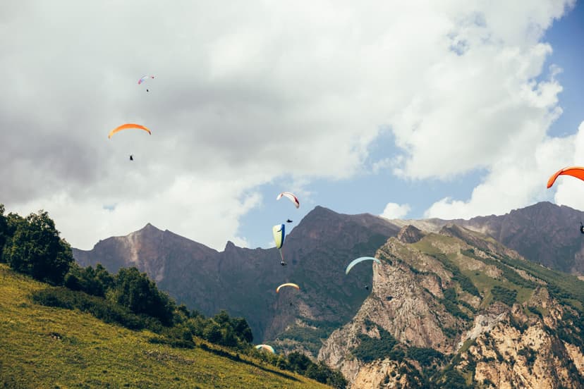 Lot Paralotnią nad Górami dla Dwojga | Wiele Lokalizacji