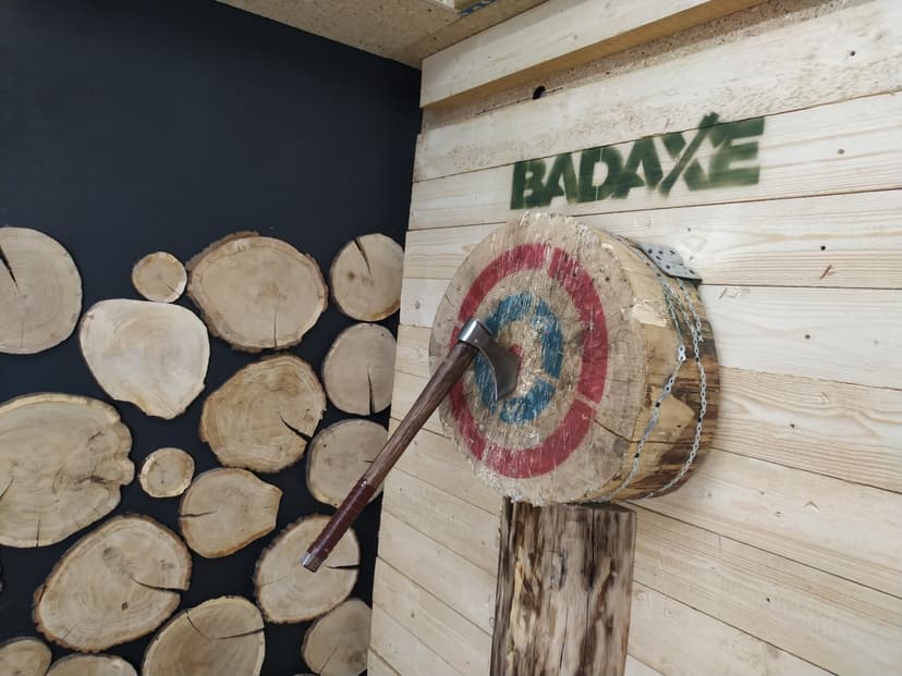 Axe Throwing - Rzucanie Siekierami do Celu dla Znajomych | Kraków