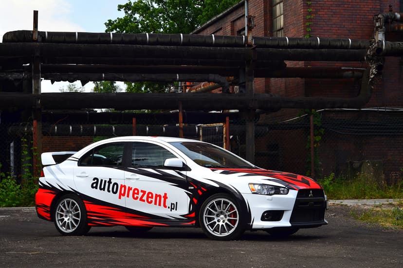 Jazda Mitsubishi Lancer (2 okrążenia) | Wiele Lokalizacji