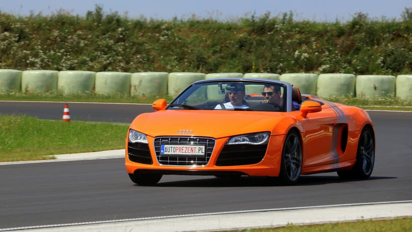 Pojedynek Ferrari F430 vs. Audi R8 V8 | 2 okrążenia | Wiele Lokalizacji