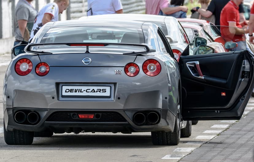 Pojedynek Lamborghini Gallardo vs. Ferrari F430 vs. Nissan GTR | 3 okrążenia | Wiele Lokalizacji