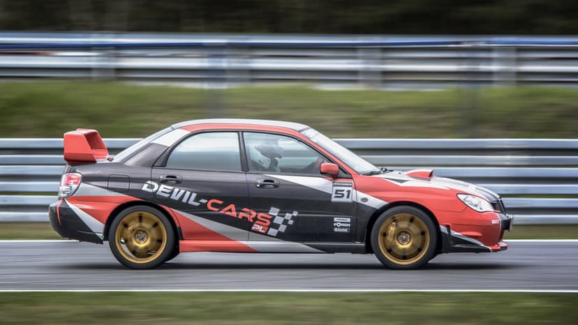 Poprowadź Subaru Impreza WRX | 1 okrążenie | Wiele Lokalizacji