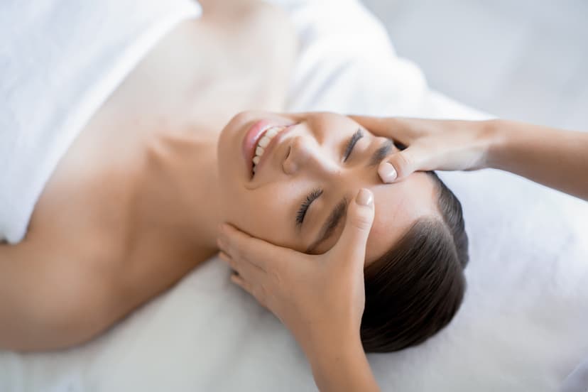 Intensywnie Nawilżający Zabieg na Twarz | Tychy