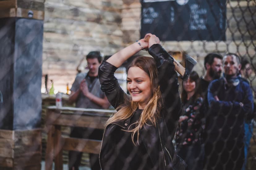 Rzucanie Siekierami do Celu dla Przyjaciół Plus | Wrocław