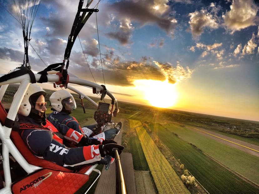 Lot Widokowy Motoparalotnią (30 minut) | Częstochowa