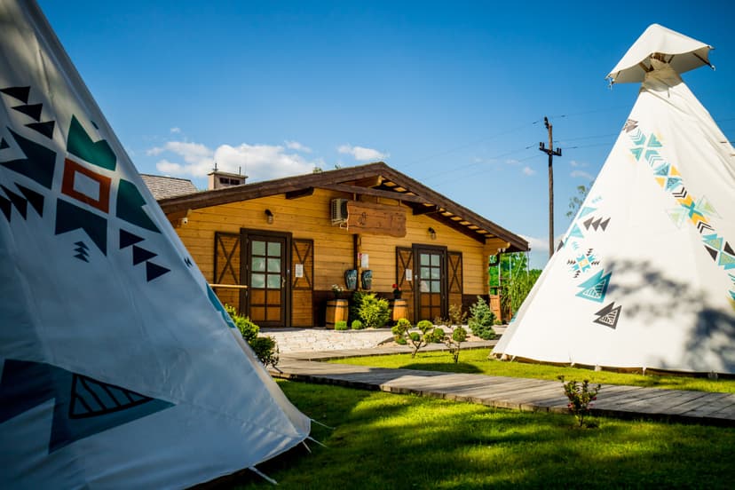 Noc w Tipi na "Dzikim Zachodzie" dla Rodziny | Zator