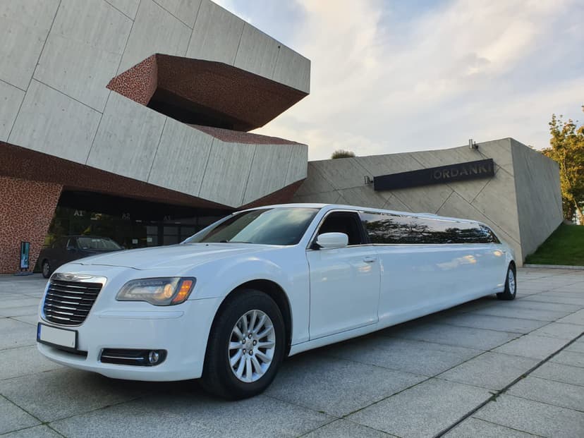 Przejazd Limuzyną Chrysler 300C | Toruń