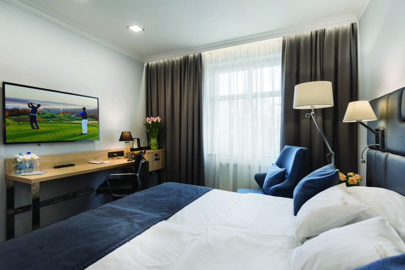 Luksusowy Pobyt (1 Noc, 2 Osoby) | Hotel Włoski | Poznań