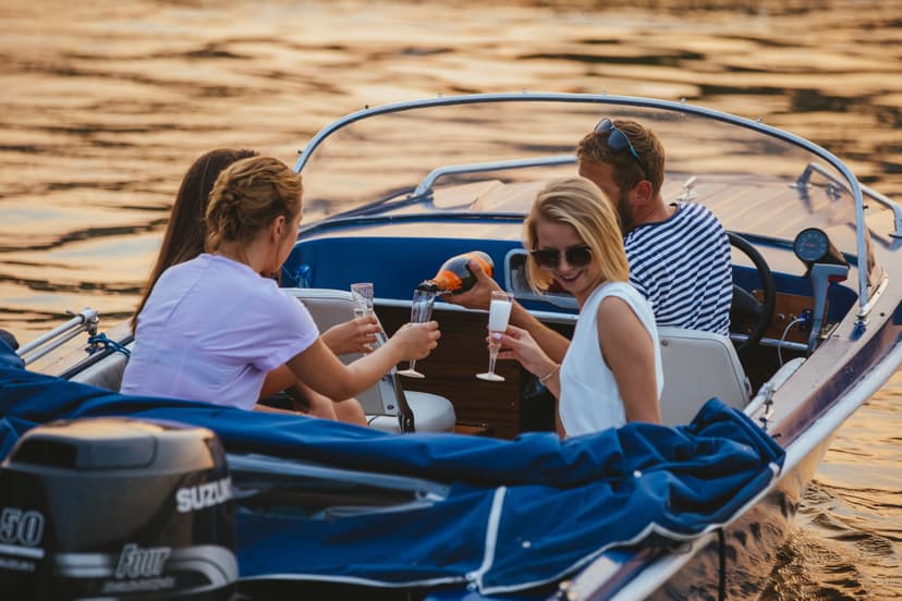 Romantyczny Rejs Motorówką po Wiśle | Warszawa