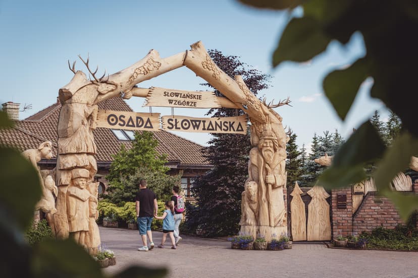 Całodniowa Zabawa w Bałtowskim Kompleksie Turystycznym dla Rodziny (1+1) | Kielce (okolice)