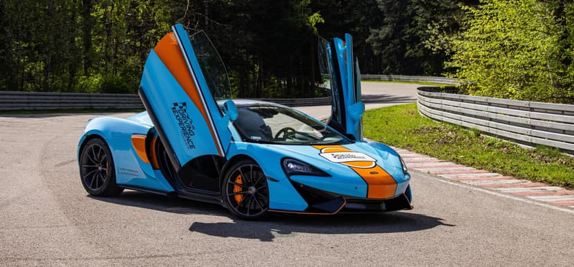 Poprowadź McLaren 570GT | 5 okrążeń | Wiele Lokalizacji