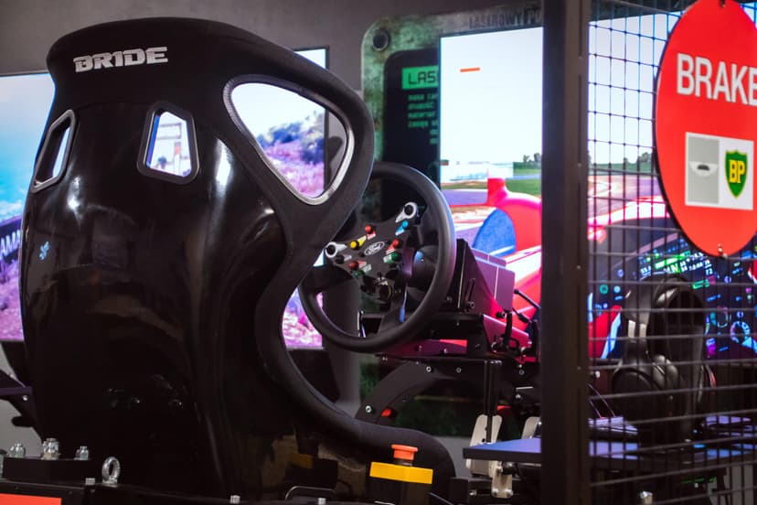Jazda w Symulatorze Wyścigowym dla Dwojga (60 minut) | Kraków