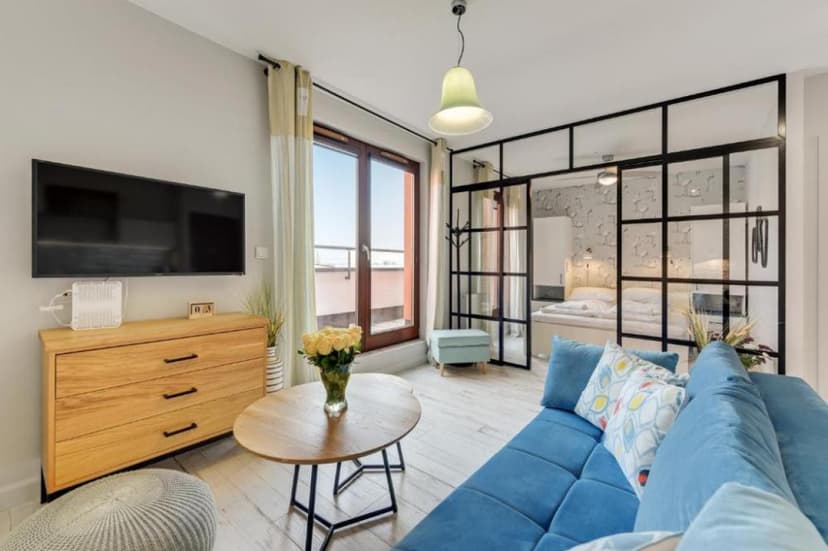 Luksusowy Pobyt (2 Noce, 1-6 Osób) | Apartamenty Aura | Gdańsk