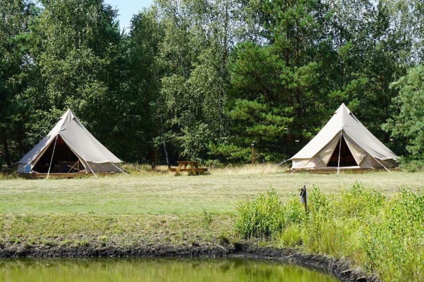Relaksujący Pobyt w Namiocie "Bell" (4 Noce, 2 Osoby) | Glamping Kwiejcówka | Kwiejce