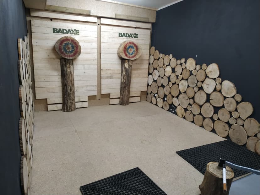 Weekendowe Rzucanie Siekierami dla Dwojga | Kraków