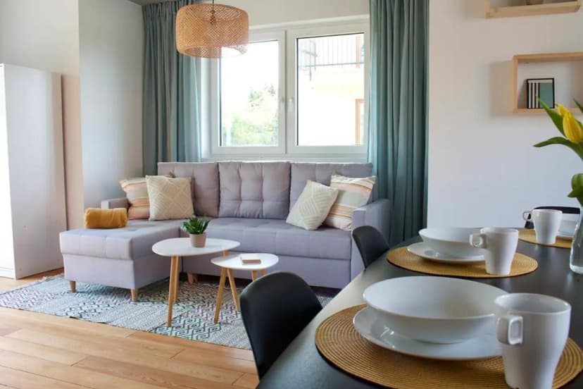 Pobyt w Apartamencie (2 Noce, 1-4 Osoby) | Apartamenty nad morzem AHOJ & LABA | Gdynia