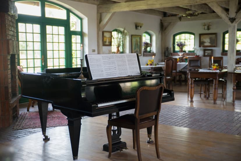 Pobyt w Domu Stołowym (2 Noce, 2 Osoby) | Domy Konesera | Trzcin