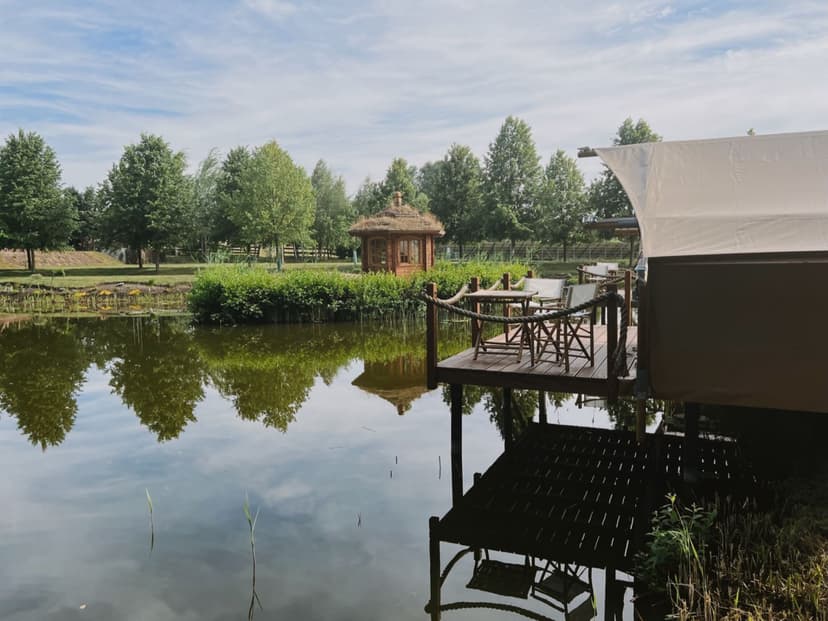 Odprężający Pobyt w Namiocie na Wodzie (2 Noce, 2 Osoby) | Freedolina Glamping | Dormowo
