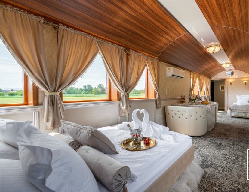 Odprężający Pobyt w Ekskluzywnym Wagonie (1 Noc, 1-4 Osoby) | Stacja Galicja | Trzebieńczyce