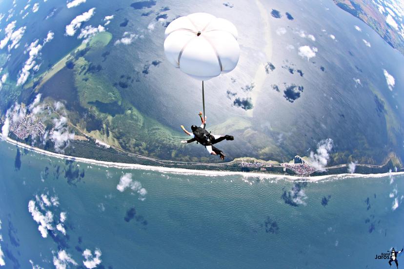 Skok ze Spadochronem z Filmowaniem Selfie nad Helem | Jastarnia