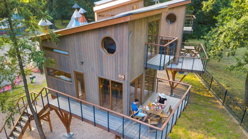 Pobyt w Domku na Drzewie (1 Noc, 1-4 osoby) | River Park | Zator