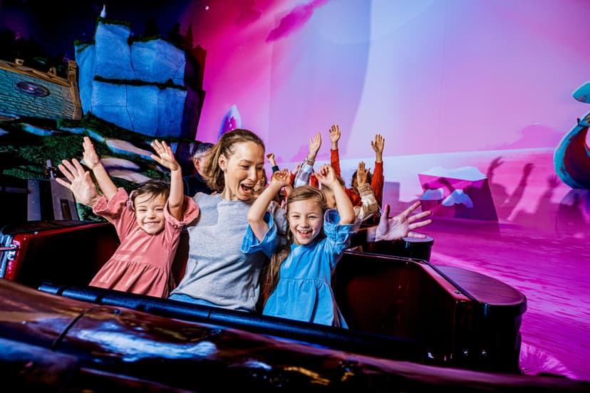 Całodniowa Przygoda w Parku Rozrywki dla Rodziny (4 osoby) | Warszawa (okolice)