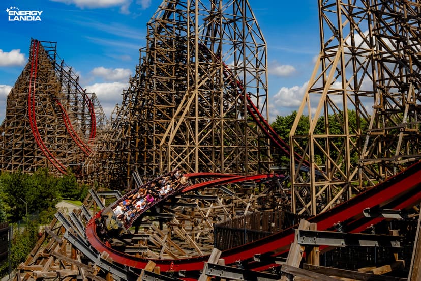 Niezapomniana Przygoda w Parku Rozrywki Energylandia z Noclegiem dla Dwojga | Zator
