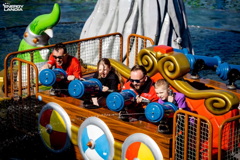 Niezapomniana Przygoda w Parku Rozrywki Energylandia z Noclegiem dla Rodziny | Zator