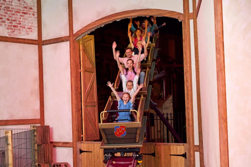 Całodzienna Przygoda w Parku Rozrywki Mandoria dla Rodziny (4 osoby) | Rzgów