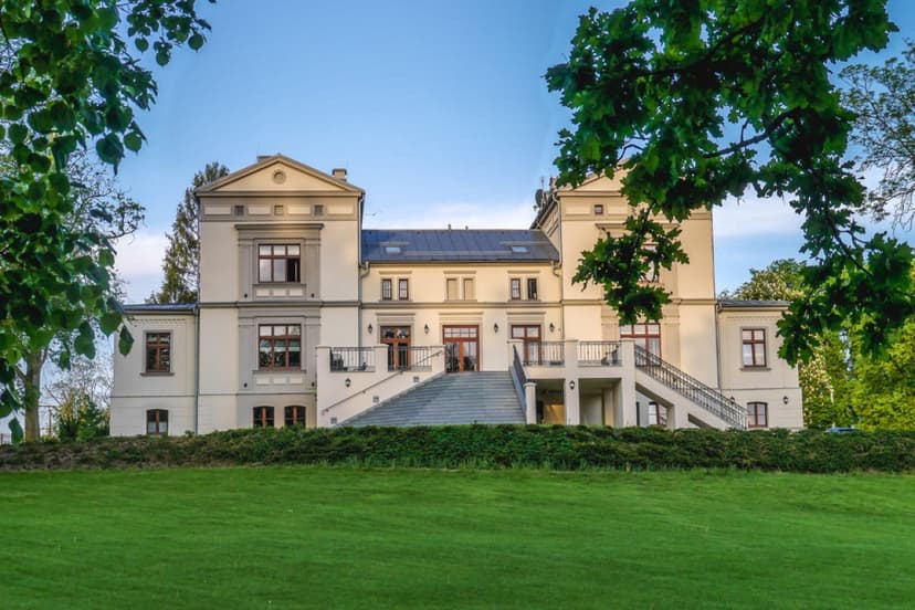 Urokliwy Pobyt w Pałacu (1 Noc, 2 Osoby) | Pałac Warlity | Olsztynek (okolice)