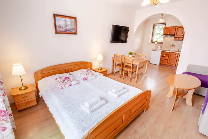 Pobyt w Górach (2 Noce, 2-4 Osoby) | Apartamenty Velvet | Kościelisko