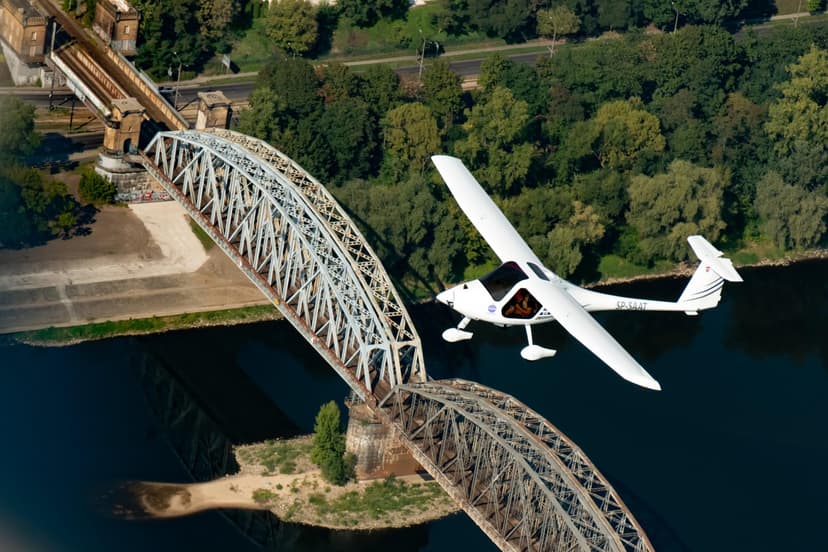 Lot Widokowy Samolotem Ultralekkim (60 minut) | Toruń (okolice) - Gostkowo