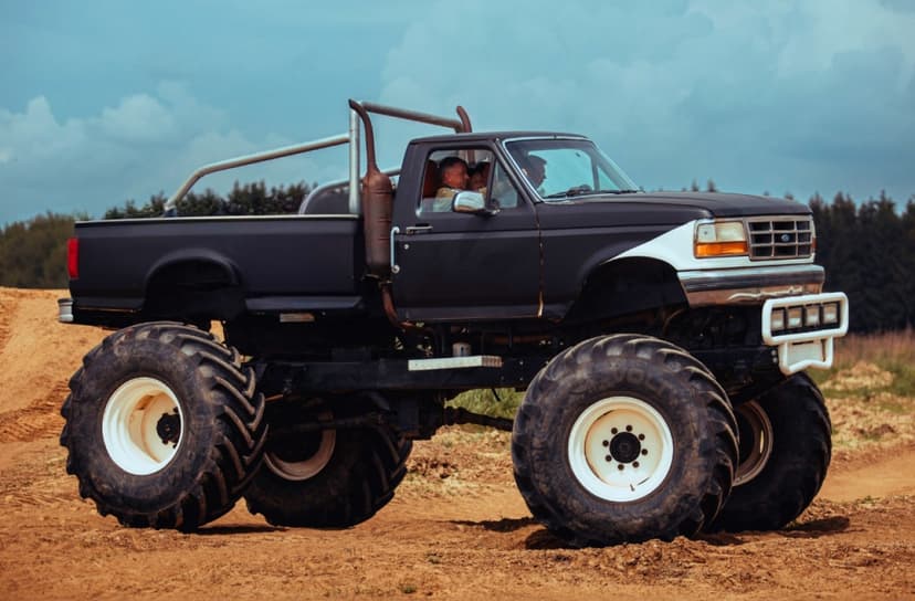 Jazda Co-Drive Monster Truckiem (4 osoby) | Wiele Lokalizacji