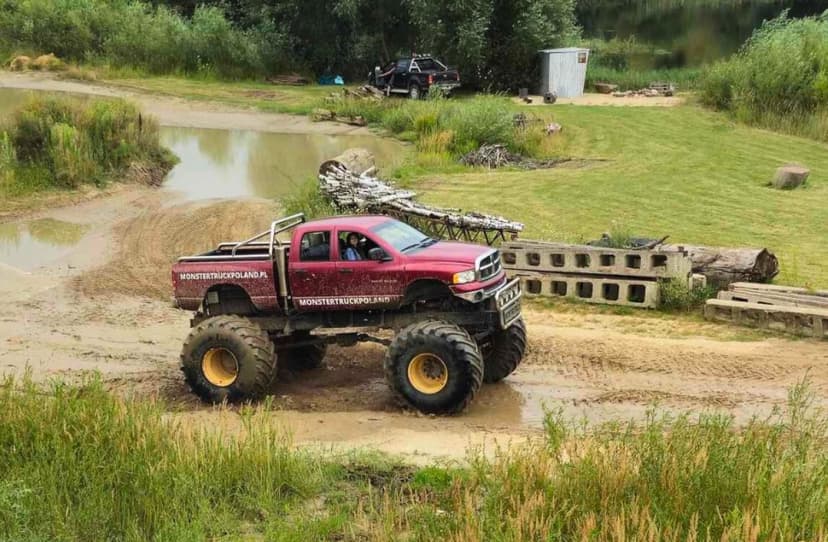 Jazda Monster Truckiem dla Dwojga (40 minut) | Wiele Lokalizacji