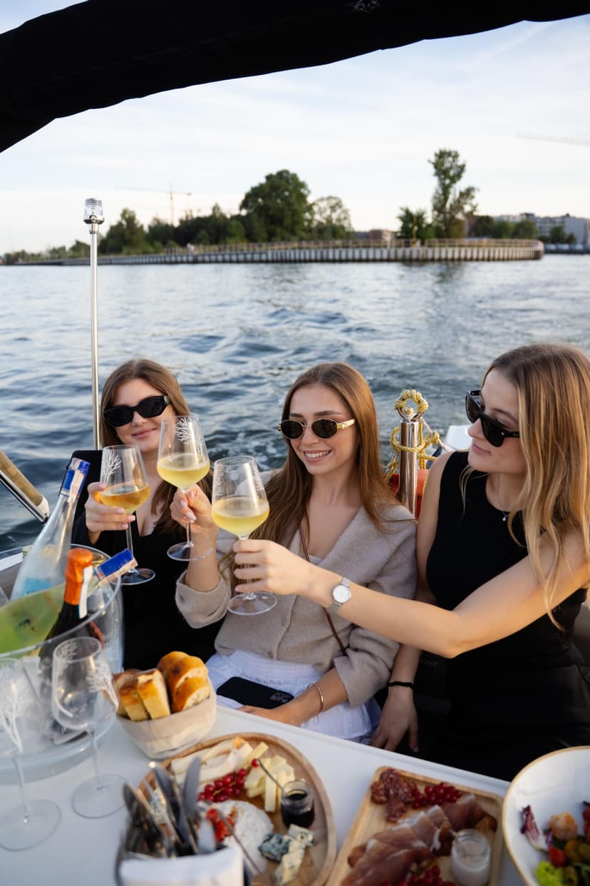 Rejs Motorówką na Wyłączność dla Znajomych | Gdańsk