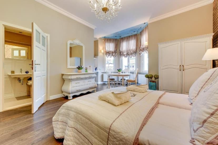 Pobyt w Pokoju Provance (2 Noce, 2 Osoby) | Lion Apartments Sopot | Sopot