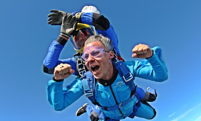 Skok ze Spadochronem z Filmowaniem i Zdjęciami | Wrocław