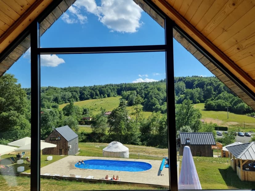 Odprężający Pobyt w Domku w Bieszczadach (2 Noce, 2 Osoby) | Dolina Gwiazd | Zawadka