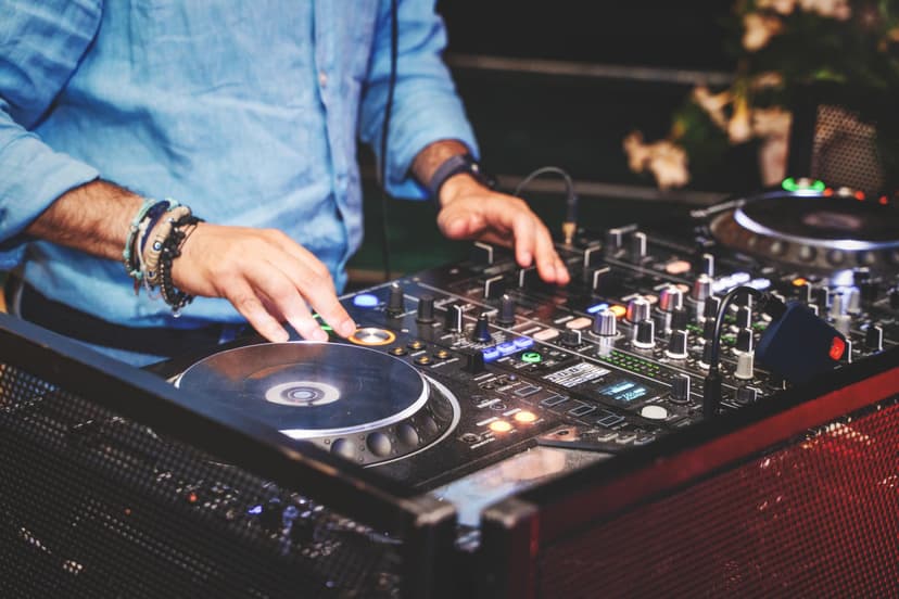 Sesja DJ-ska z Instruktorem | Łódź