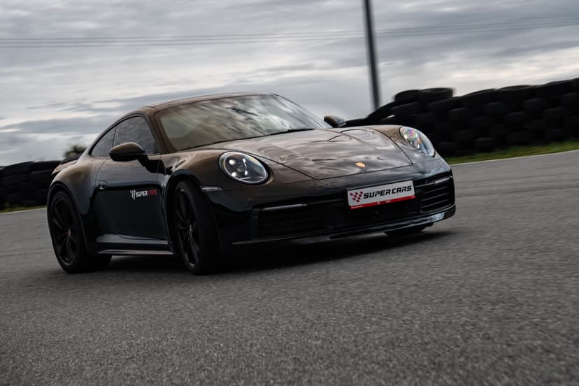 Jazda Porsche 911 | 4 okrążenia | Wiele Lokalizacji