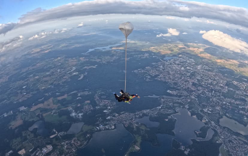 Skok ze Spadochronem z Filmowaniem Selfie | Olsztyn (okolice)